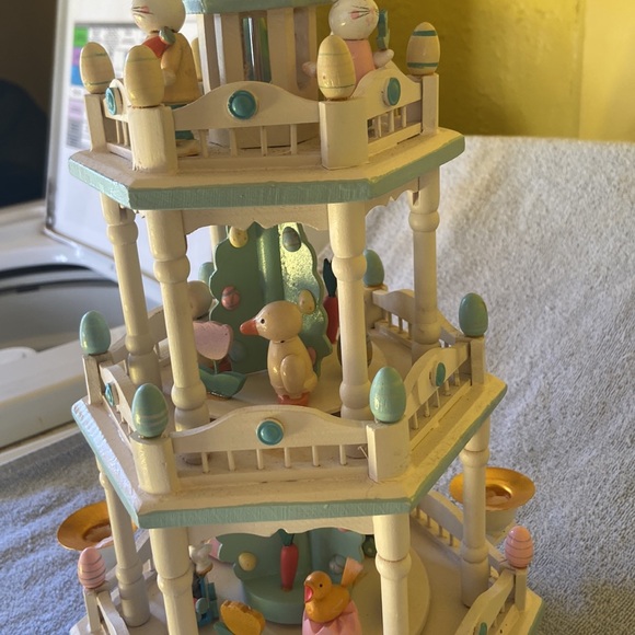 Vintage Lillian Vernon Easter carousel with fan and candles - Picture 7 of 12